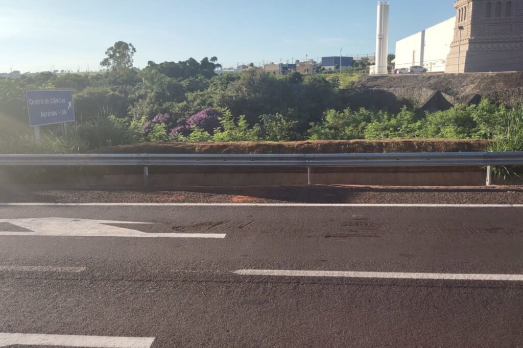 der/pr-conclui-em-pouco-mais-de-dois-meses-obra-emergencial-na-pr-323-em-umuarama