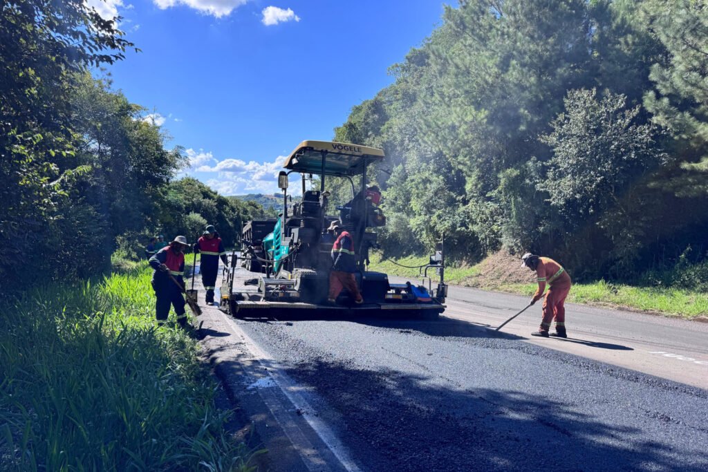 rodovia-entre-nova-tebas-e-pitanga-recebe-servicos-de-conservacao-do-der/pr