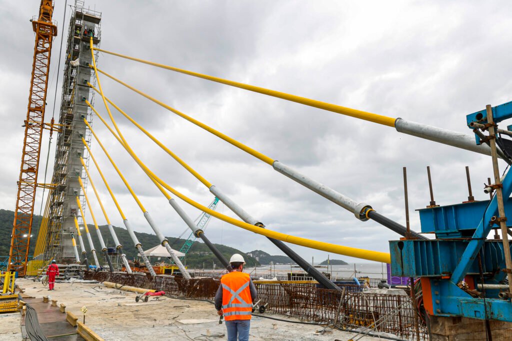 o-beijo-vem-ai:-ponte-de-guaratuba-tem-ultimo-estai-instalado