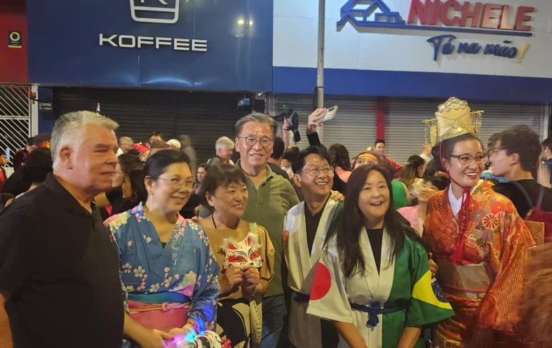 Cônsul do Japão prestigiou desfile do Bloco Asiático