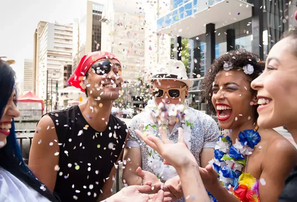 Bianca Ruggi, advogada e vice-presidente da AACEP, alerta para a importância da boa convivência em condomínios durante o Carnaval Crédito das fotos Freepik