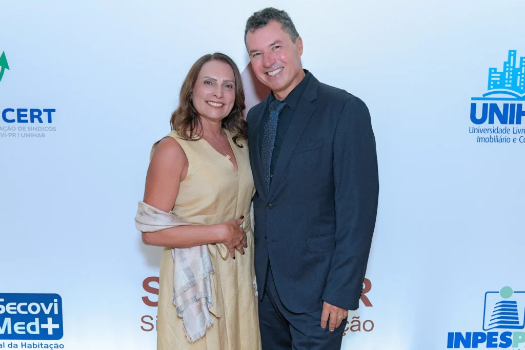 Os sócios e diretores da JBA Imóveis, Claudia Tocci e Ilso Gonçalves, na cerimônia de posse da nova diretoria do Secovi-PR Foto: Gerson Lima | Secovi-PR