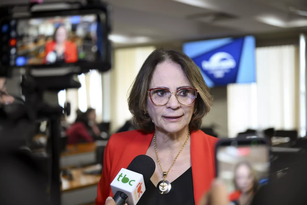 senadora Damares Alves (Republicanos-DF)