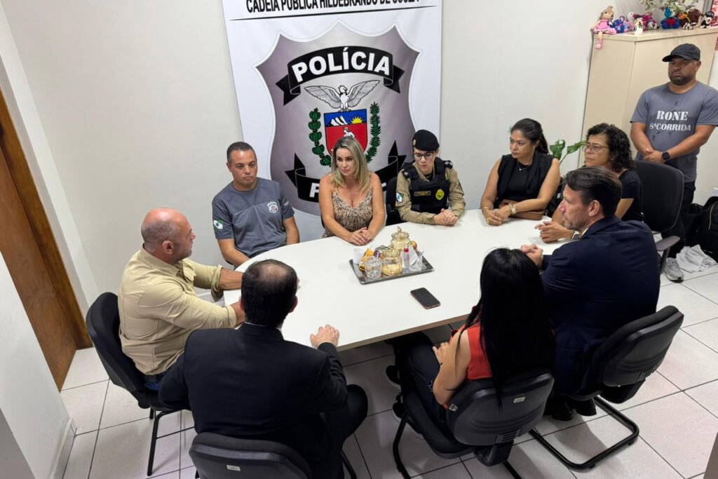 governo,-mppr-e-oab/pr-vistoriam-cela-de-filipe-martins-em-ponta-grossa