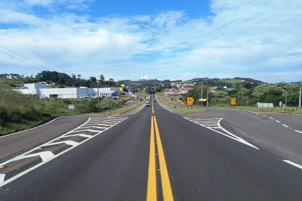 der/pr-reforca-sinalizacao-viaria-em-francisco-beltrao-e-na-ligacao-com-itapejara-d’oeste