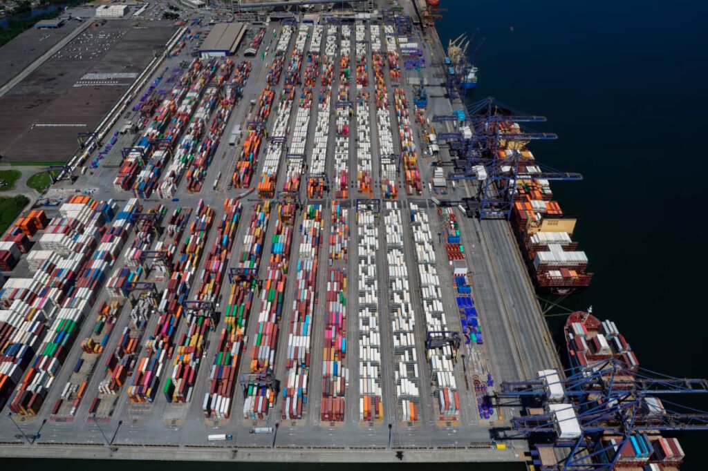 exportacoes-do-parana-para-dinamarca,-singapura,-noruega,-polonia-e-japao-dobram-em-2026