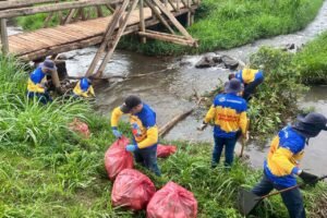 sanepar-mobiliza-350-voluntarios-em-mutirao-de-limpeza-de-rios-no-parana