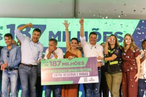 governo-do-parana-da-ordem-de-servico-para-pavimentacao-da-pr-160-entre-reserva-e-imbau