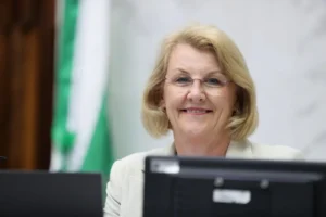 Projeto de lei de Secretária Márcia Huçulak garante presença de mulheres em processos de abuso e violência de gênero no Estado