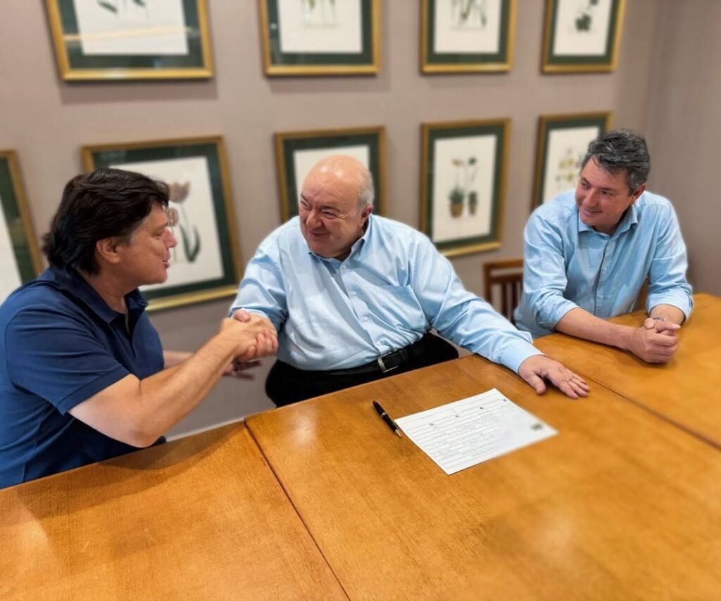 Greca em São Paulo,na sede do MDB