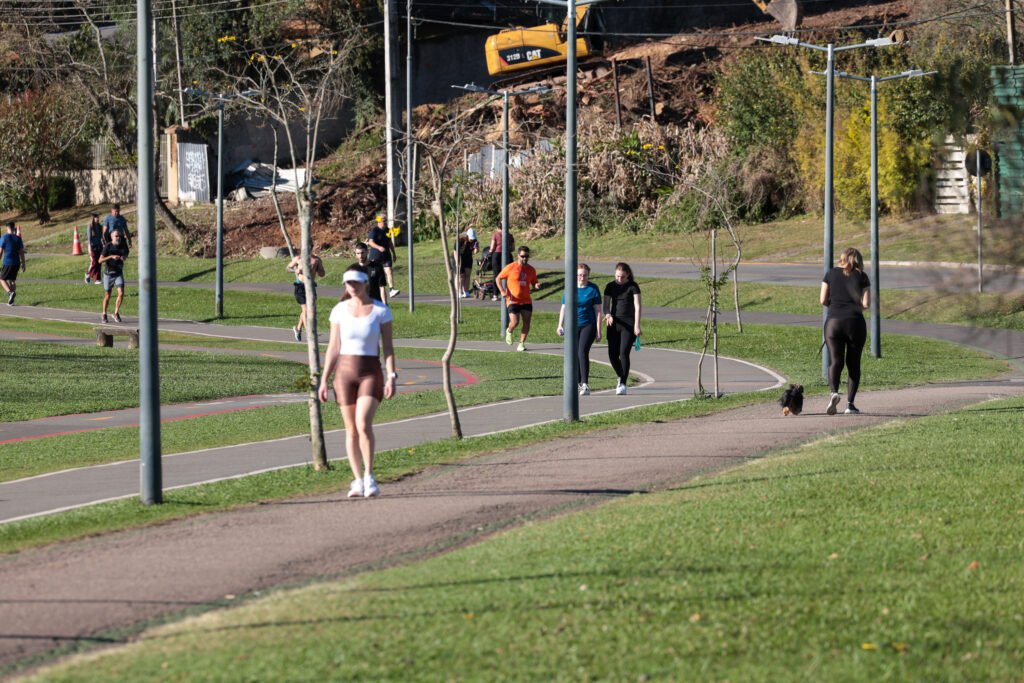 marco-foi-mais-quente-e-menos-chuvoso-do-que-a-media-historica,-aponta-simepar