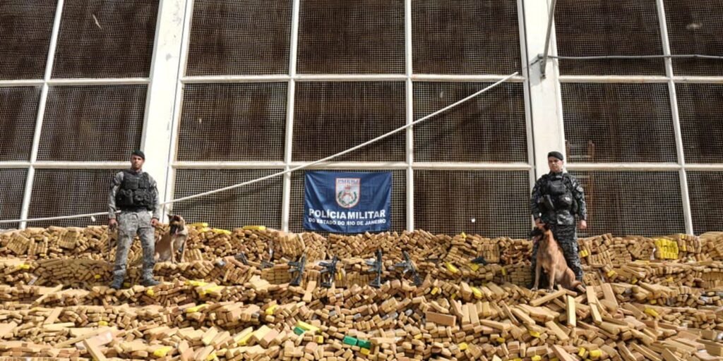 rj:-operacao-na-mare-apreende-recorde-de-48-toneladas-de-drogas