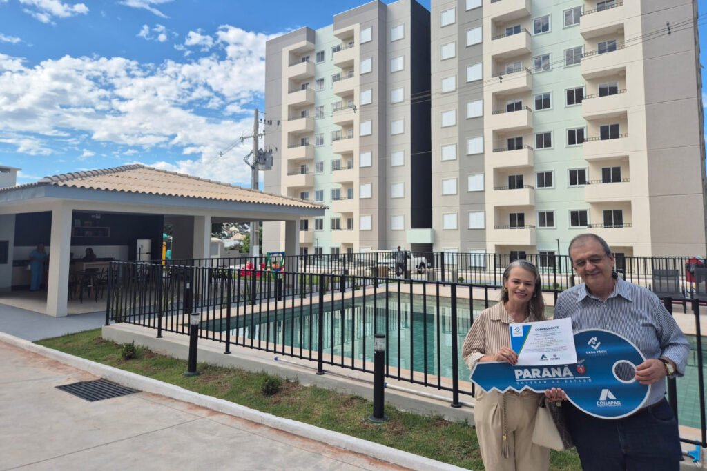 com-r$-4,7-milhoes-do-casa-facil-parana,-cohapar-entrega-256-apartamentos-em-maringa