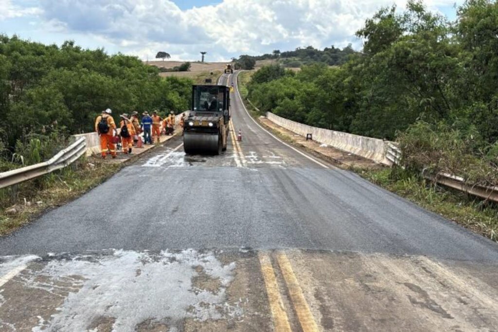 der/pr-promove-melhorias-em-acesso-a-ponte-entre-godoy-moreira-e-sao-joao-do-ivai