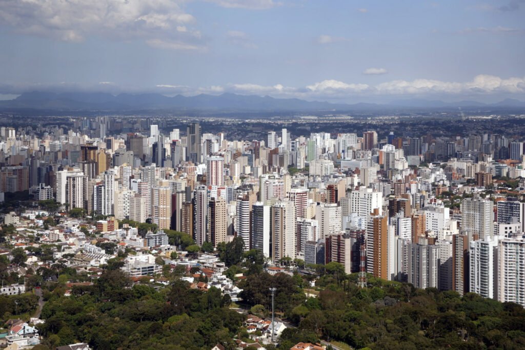 setor-de-servicos-e-turismo-do-parana-crescem-acima-da-media-nacional-nos-ultimos-12-meses