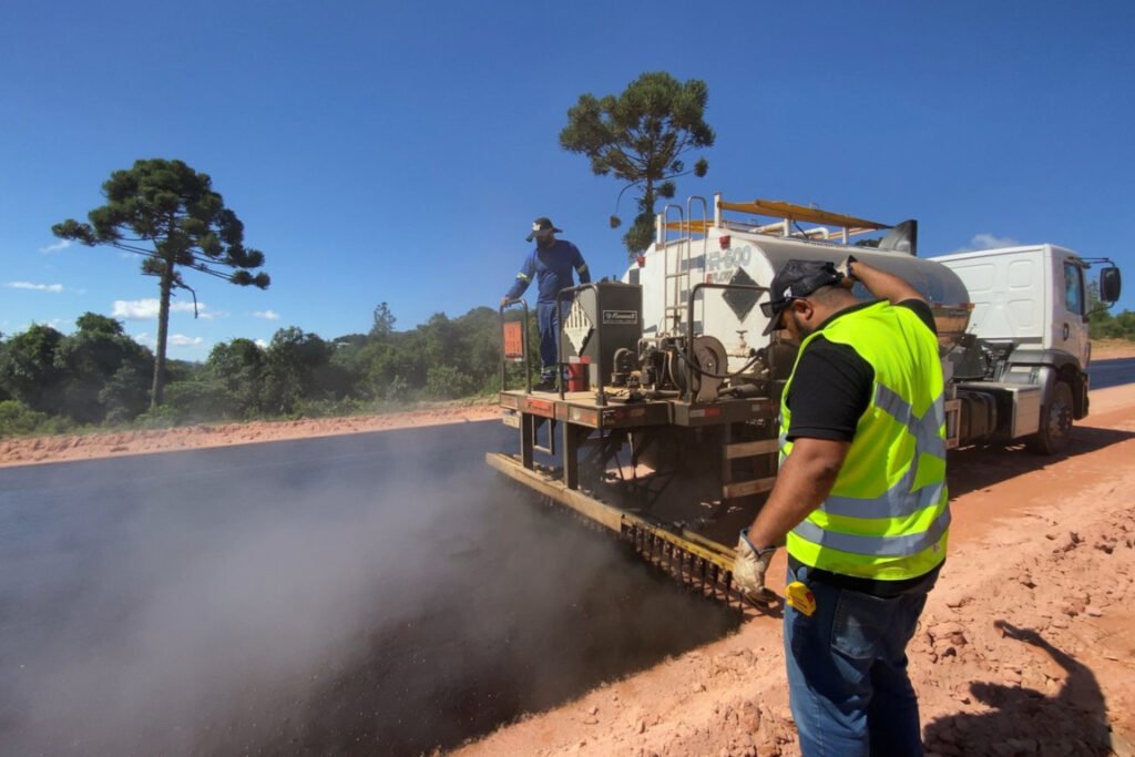 pavimentacao-da-pr-092-em-doutor-ulysses-entra-em-nova-etapa