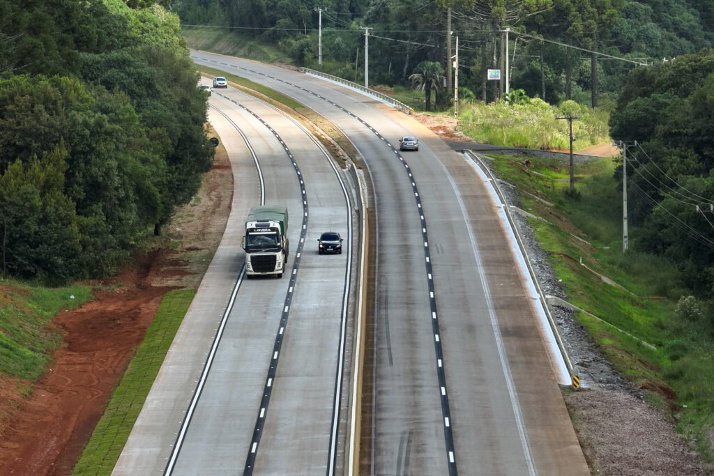 parana-tem-a-2a-maior-quilometragem-do-brasil-em-condicao-avaliada-como-otima,-mostra-cnt