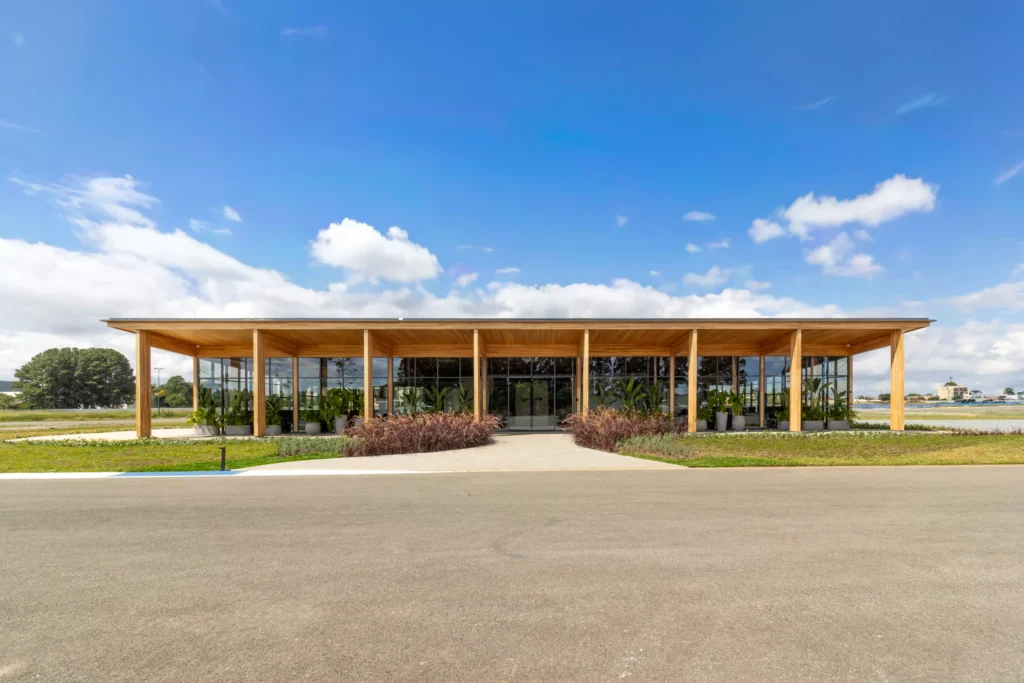 Rhyan Lopes Escritório da BairrU no PARC Autódromo, Pinhais (PR).