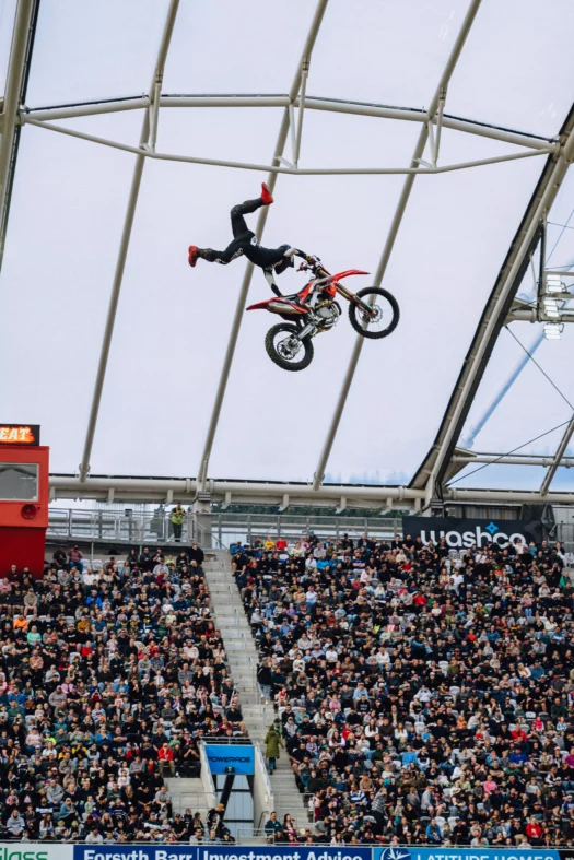 Hot_Wheels_Monster_Trucks_HQ-Ray-Tiddy