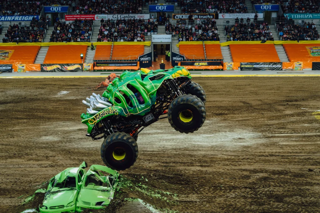 Hot_Wheels_Monster_Trucks_HQ-Ray-Tiddy