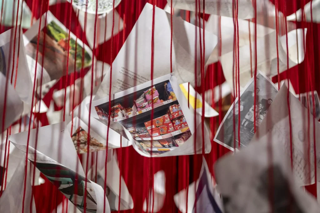 Chiharu Shiota na 16ª Bienal Internacional de Curitiba