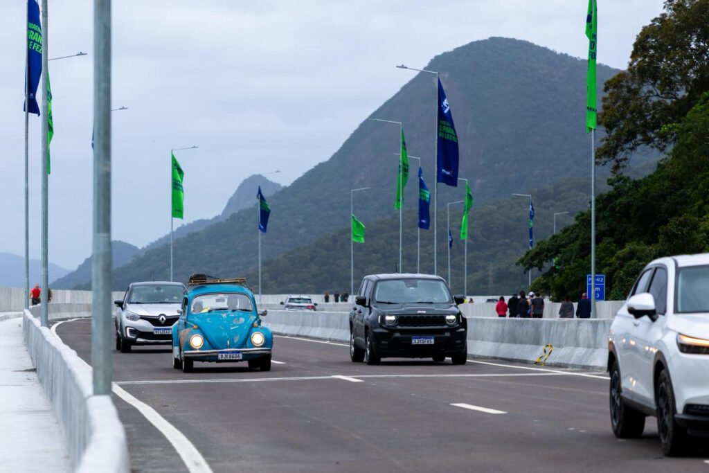 transito-liberado:-ponte-de-guaratuba-esta-definitivamente-aberta-ao-trafego-de-veiculos