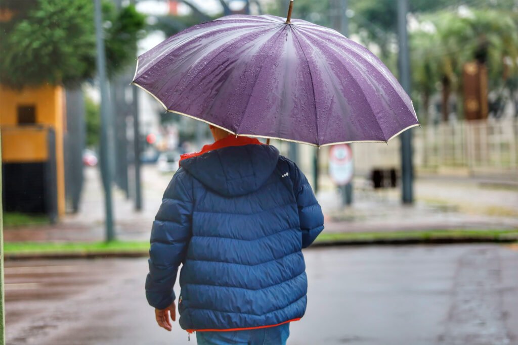 parana-tera-fim-de-semana-chuvoso-e-novo-declinio-das-temperaturas,-preve-simepar