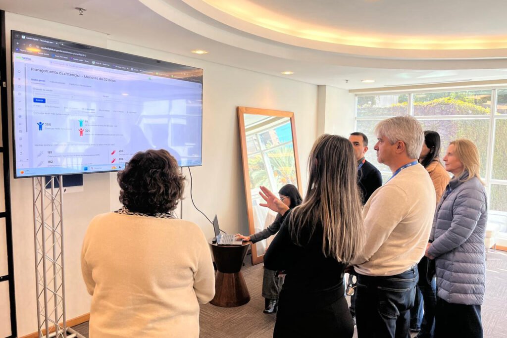 parana-apresenta-plataforma-digital-de-monitoramento-em-saude-em-evento-nacional