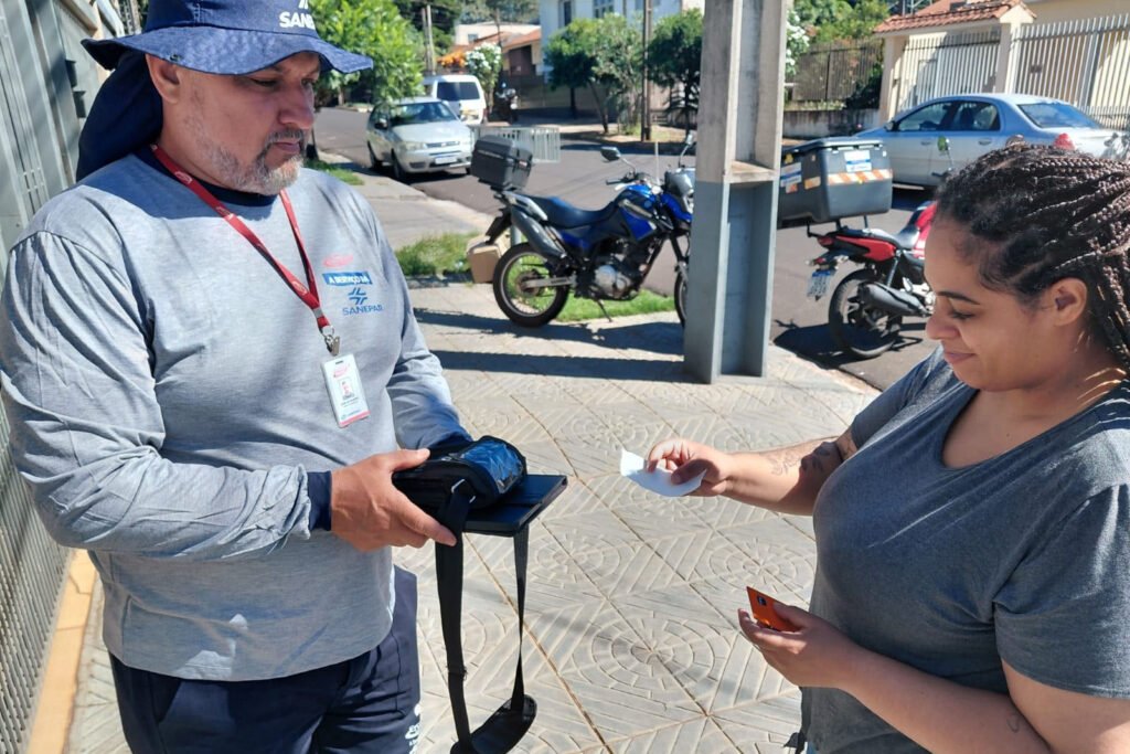 sanepar-expande-pagamento-no-portao-de-casa-para-os-92-municipios-da-regiao-noroeste