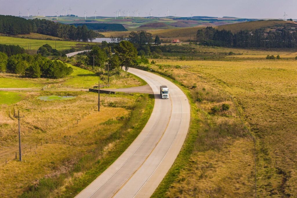 pista-de-concreto:-estudo-aponta-parana-como-referencia-nacional-na-contratacao-de-obras