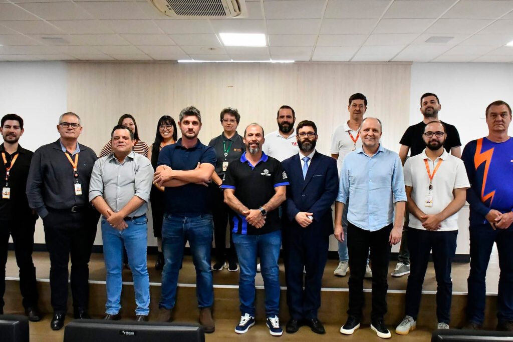 copel,-prefeitura-de-umuarama-e-operadoras-farao-mutirao-para-regularizar-cabeamento