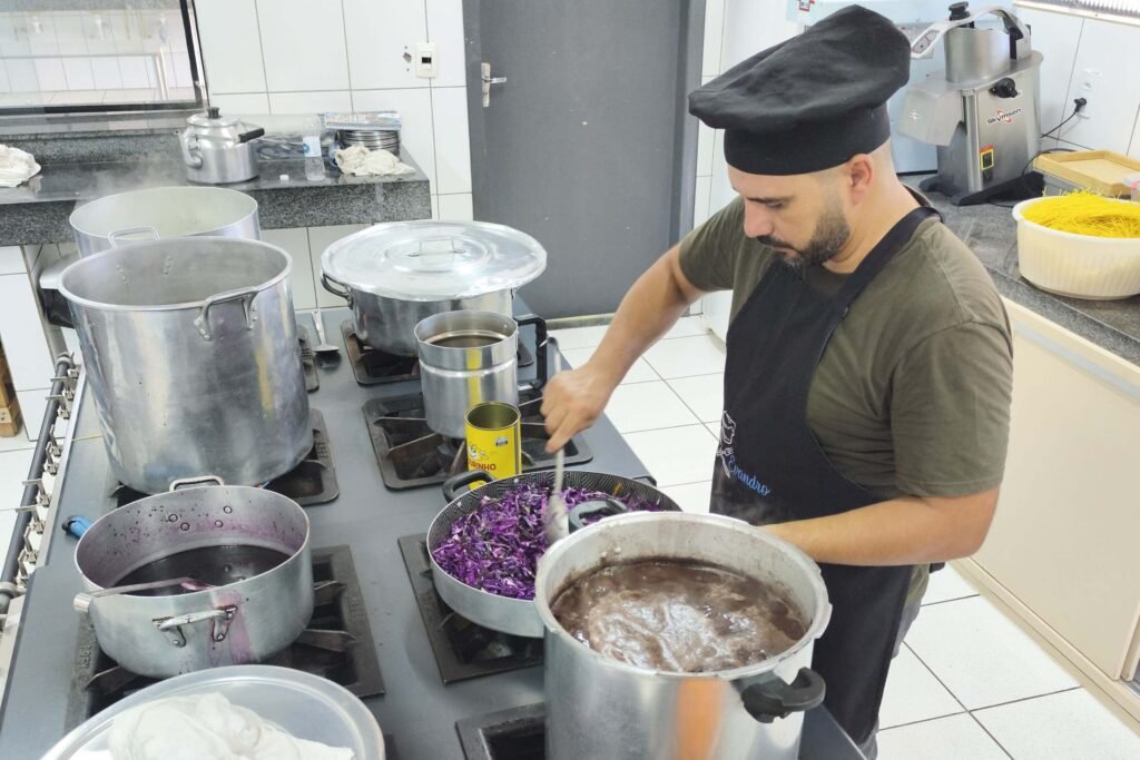 merendeiro-da-rede-estadual-de-ensino-e-finalista-de-concurso-nacional-de-receitas 