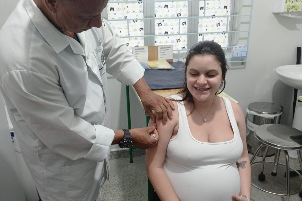 com-vacina-contra-o-vsr-para-gestantes,-parana-tem-queda-de-83%-de-internamentos-de-bebes