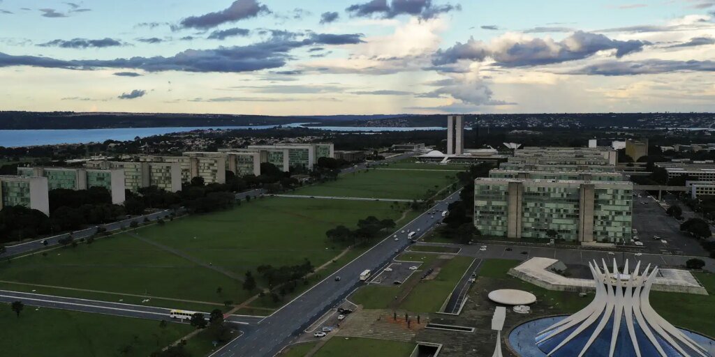 governo-define-horario-de-expediente-em-jogos-do-brasil-na-copa