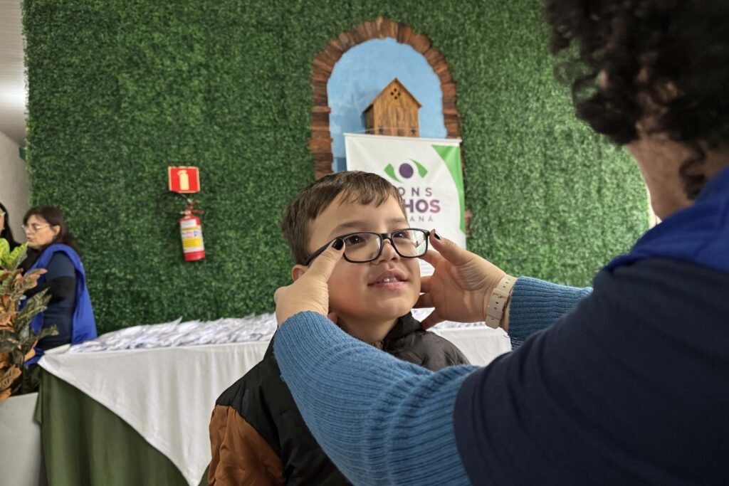 governo-entrega-oculos,-kits-maternidade-e-equipamentos-a-entidades-em-11-cidades