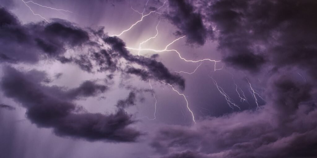 rio-tem-chuva-forte,-alagamentos-e-deslizamentos-de-terra