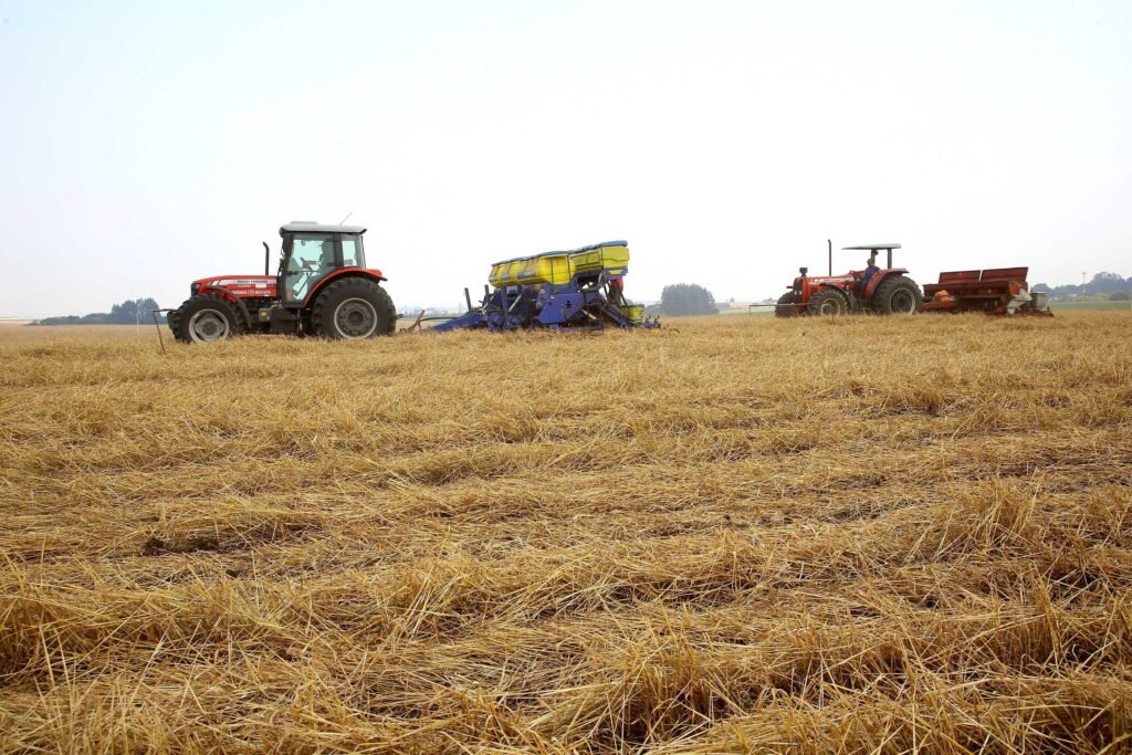 brde-leva-conhecimento-de-cenarios-economicos-a-encontro-de-governanca-agro-em-ponta-grossa