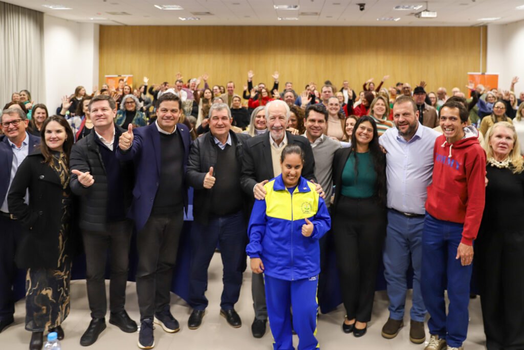 em-encontro-com-apaes,-piana-reforca-compromisso-do-estado-com-a-educacao-especial