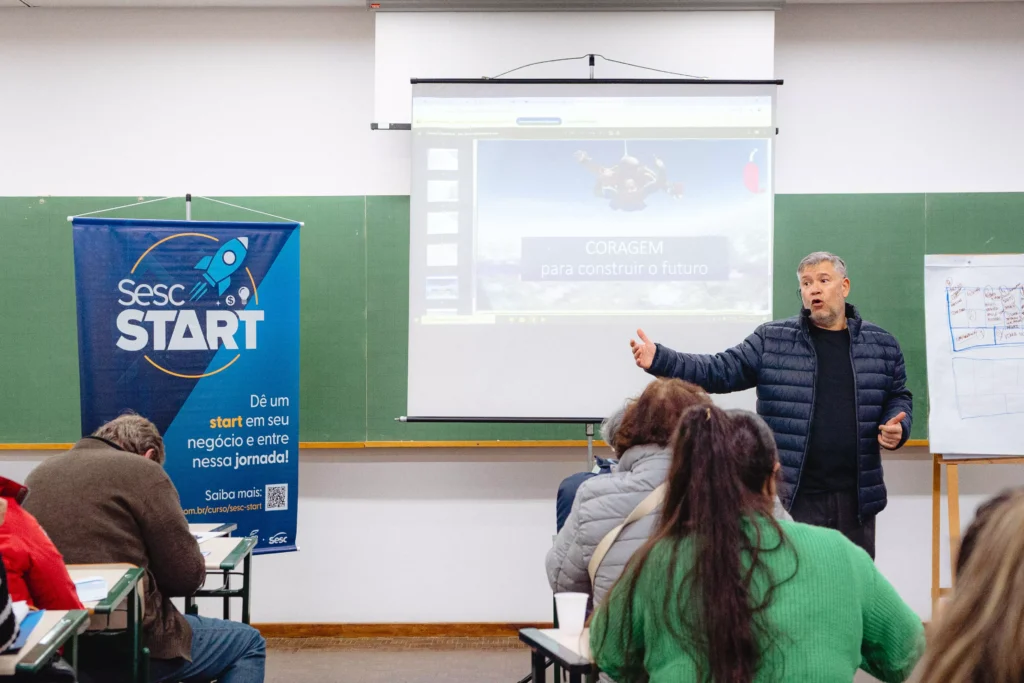 Uma das aulas presenciais de 2025 do Sesc Start Fabio Nardielo
