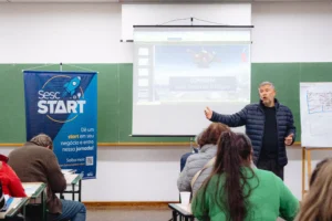 Uma das aulas presenciais de 2025 do Sesc Start Fabio Nardielo