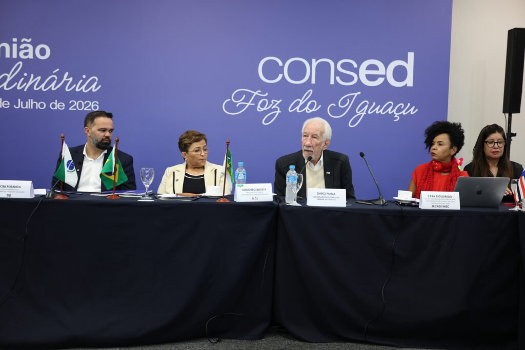 darci-piana-participa-de-encontro-nacional-de-secretarios-de-educacao-em-foz-do-iguacu