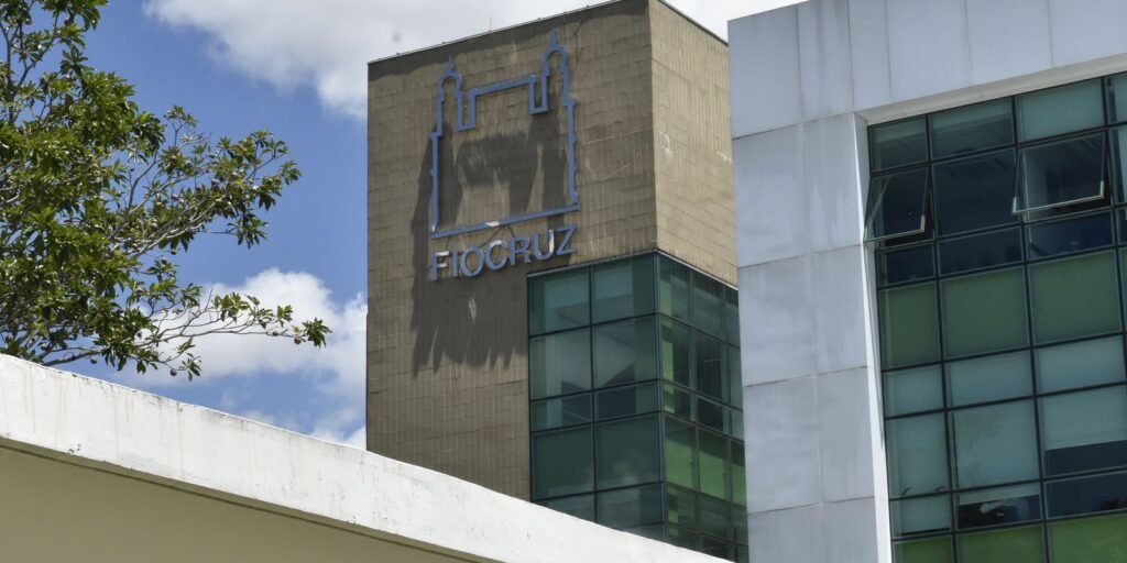 fiocruz-e-farmaceutica-assinam-acordo-sobre-novo-antirretroviral