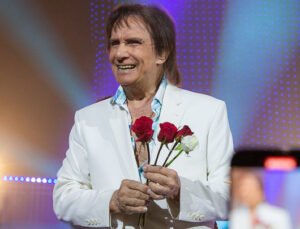 Roberto Carlos anuncia show em Curitiba para outubro 2026
