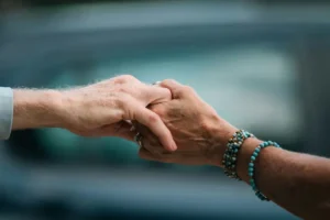 Selo de apoio à pessoa idosa: lei é sancionada e entra em vigor em agosto