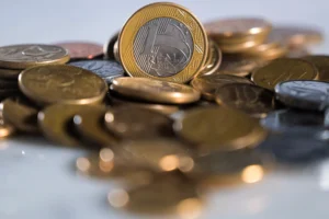 Projeto em tramitação na Assembleia Legislativa busca impedir incidência do ICMS sobre os novos tributos criados pela reforma e ganha apoio de entidades empresariais, especialistas e lideranças