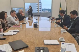 Encontro foi realizado na sede da Secretaria de Estado da Fazenda, em Curitiba (Foto: Divulgação/Fiep)