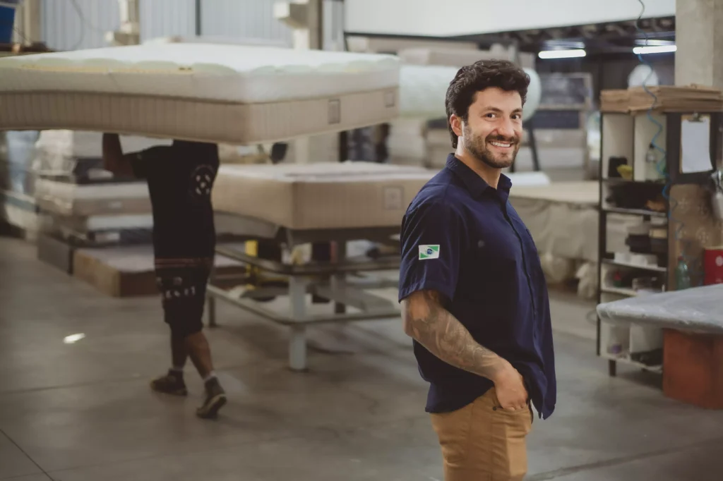 Crédito da foto do fundador da Carneiro Colchões Artesanais, Jarbas Carneiro: Raphael Bernardelli