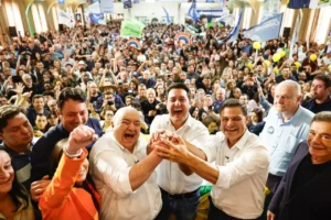 Convenção do MDB oficializa chapa Sandro Alex e Rafael Greca