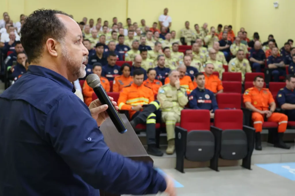 Bombeiros do Paraná reúnem estados do Sul em etapa final de simulados de desastres