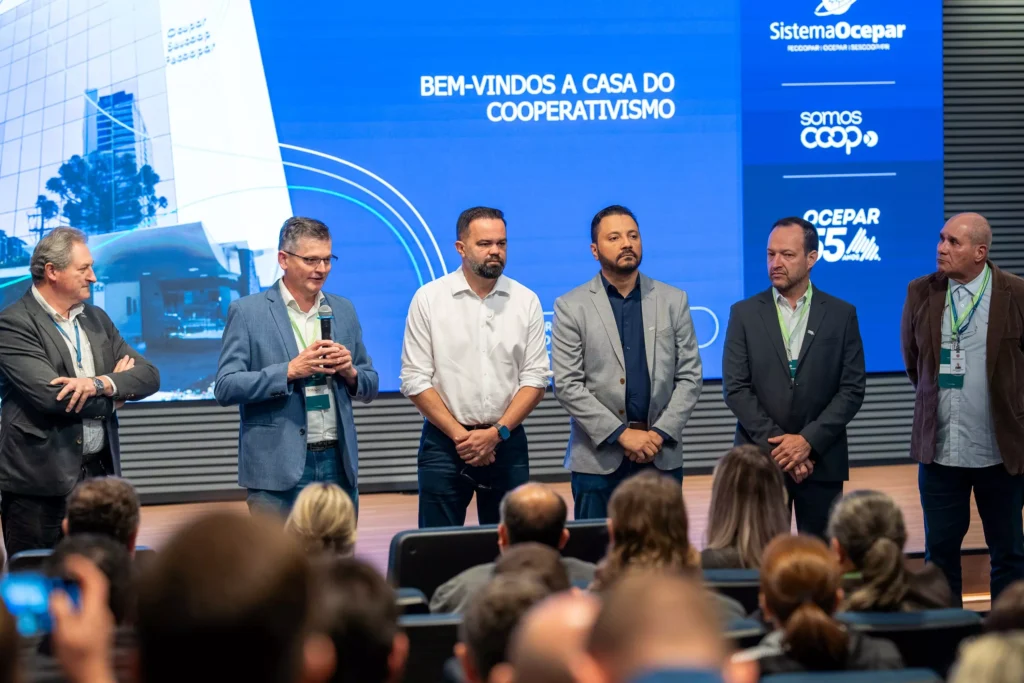 Cooperativas-escola do Paraná recebem formação na sede da Ocepar em Curitiba (PR)